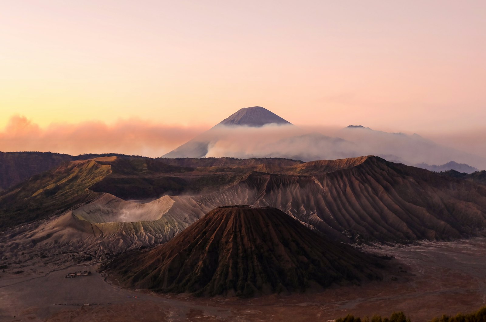 Open Trip Bromo Midnight Sunrise